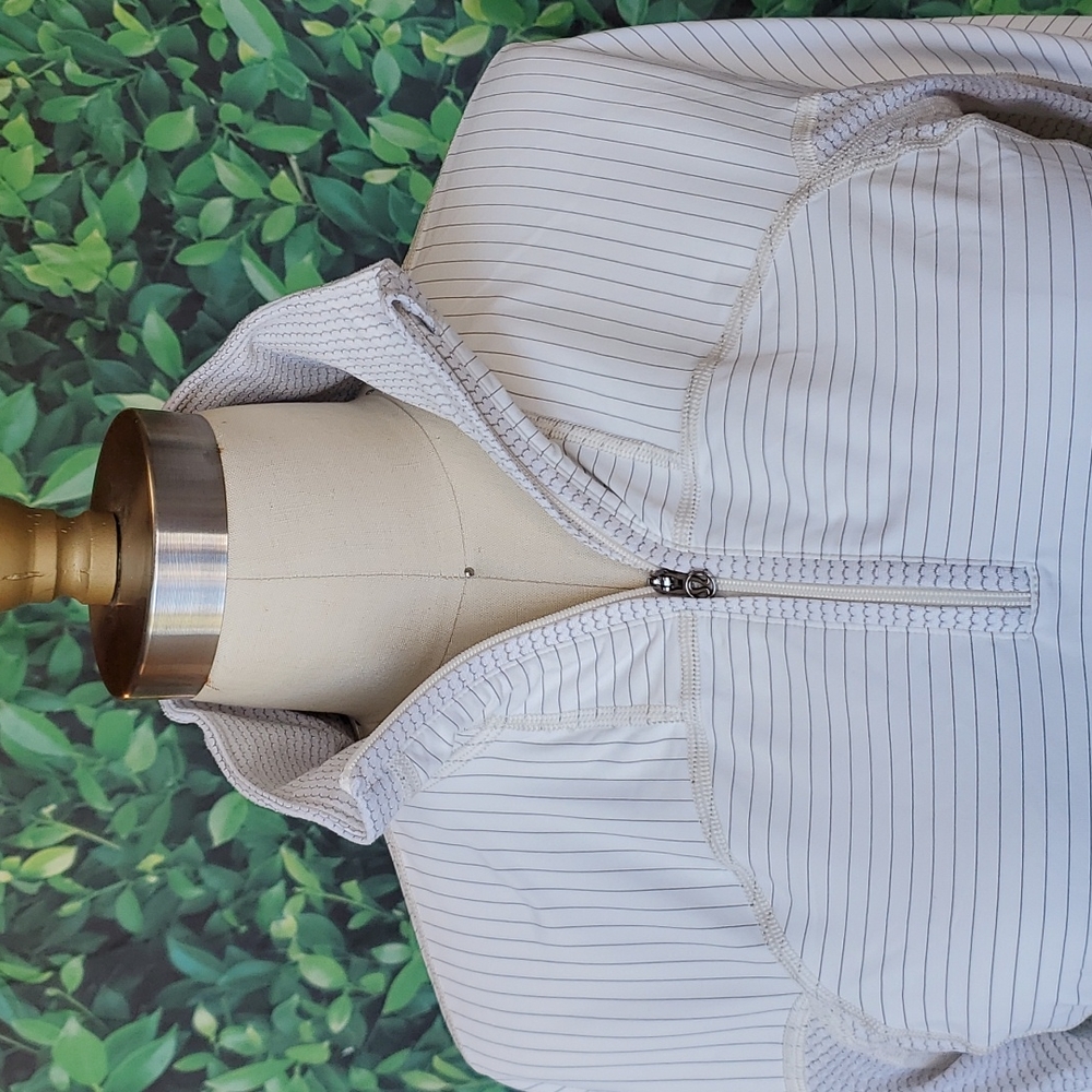 Lululemon pullover jacket - Picture 2 of 4
